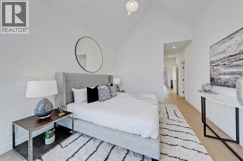 5020 21A Street Sw, Calgary, AB - Indoor Photo Showing Bedroom