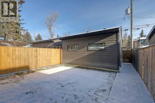 5020 21A Street Sw, Calgary, AB - Outdoor