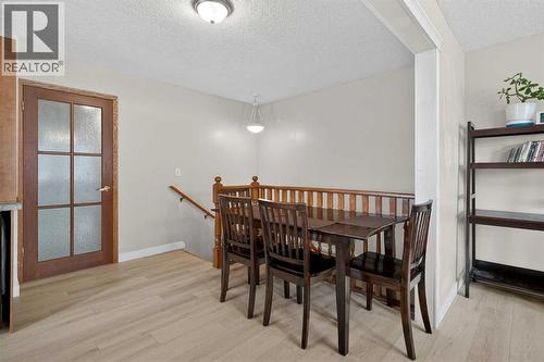 3503 42 Street Ne, Calgary, AB - Indoor Photo Showing Dining Room