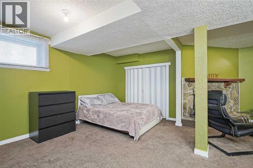 3503 42 Street Ne, Calgary, AB - Indoor Photo Showing Bedroom