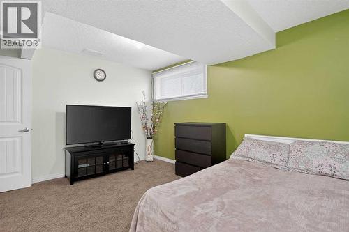 3503 42 Street Ne, Calgary, AB - Indoor Photo Showing Bedroom