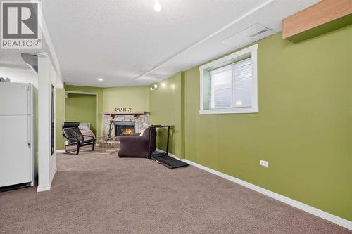 3503 42 Street Ne, Calgary, AB - Indoor