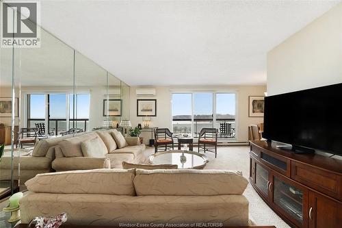 9099 Riverside Dr E Unit# E1017, Windsor, ON - Indoor Photo Showing Living Room
