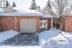 210 FIDDLER'S GREEN Road Unit# 2  Ancaster, ON L9G 1W7