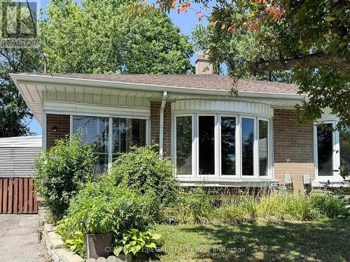 94 Billington Crescent, Toronto, ON - Outdoor