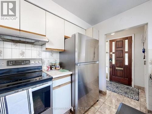 94 Billington Crescent, Toronto, ON - Indoor Photo Showing Kitchen