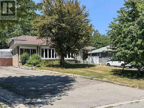 94 Billington Crescent, Toronto, ON - Outdoor