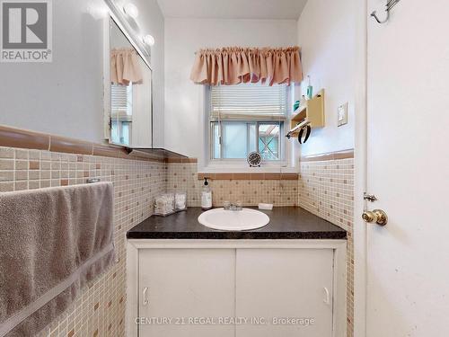 94 Billington Crescent, Toronto, ON - Indoor Photo Showing Bathroom