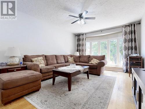 94 Billington Crescent, Toronto, ON - Indoor Photo Showing Living Room