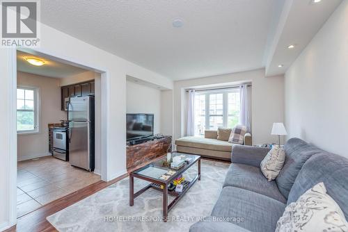 577 Pharo Point, Milton, ON - Indoor Photo Showing Living Room