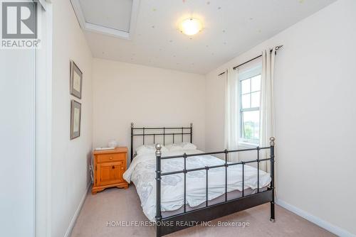 577 Pharo Point, Milton, ON - Indoor Photo Showing Bedroom