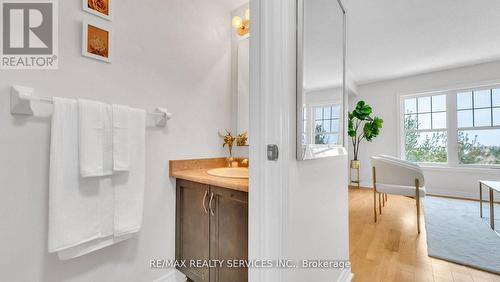 16 Soldier Street, Brampton, ON - Indoor Photo Showing Bathroom