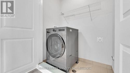 16 Soldier Street, Brampton, ON - Indoor Photo Showing Laundry Room