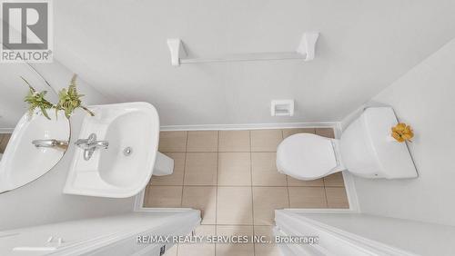 16 Soldier Street, Brampton, ON - Indoor Photo Showing Bathroom