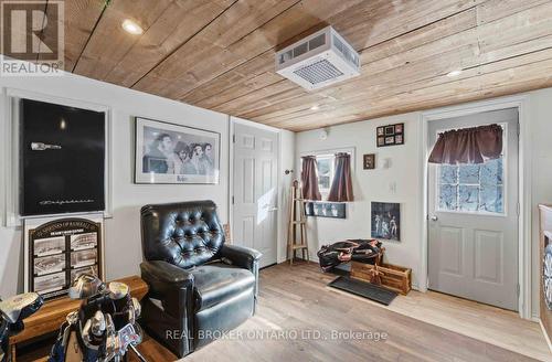 182 East 33Rd Street, Hamilton, ON - Indoor