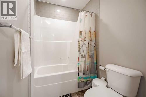 355 Evanston Way Nw, Calgary, AB - Indoor Photo Showing Bathroom