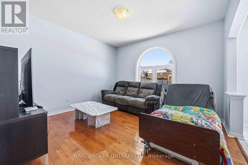 8 Medley Crescent, Markham, ON - Indoor