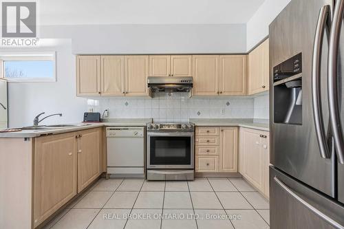8 Medley Crescent, Markham, ON - Indoor Photo Showing Kitchen