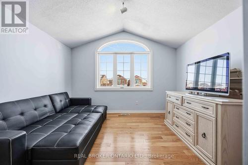 8 Medley Crescent, Markham, ON - Indoor