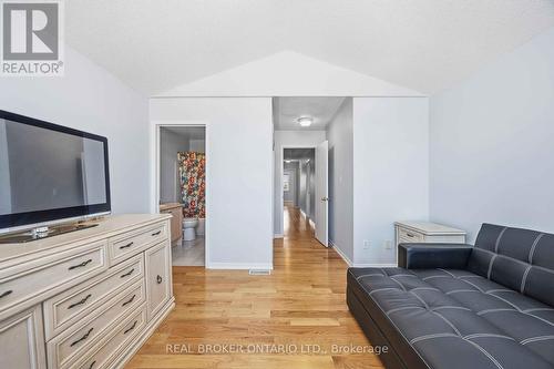 8 Medley Crescent, Markham, ON - Indoor