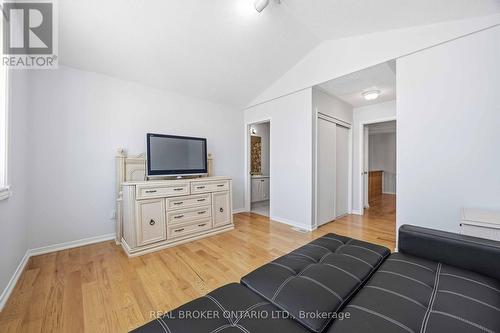 8 Medley Crescent, Markham, ON - Indoor