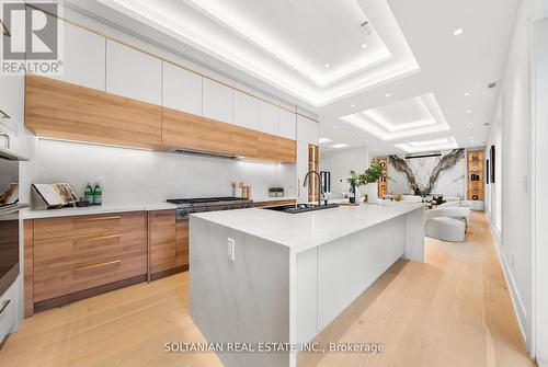 98 Babcombe Drive, Markham, ON - Indoor Photo Showing Kitchen With Upgraded Kitchen