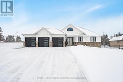 5 BREANNA BOULEVARD  Oro-Medonte, ON L3V 6H2