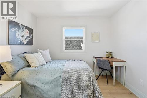 286 East 18Th Street, Hamilton, ON - Indoor Photo Showing Bedroom