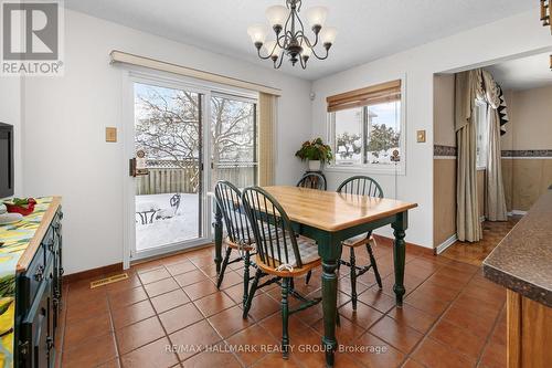 Breakfast nook with backyard views - 944 Greenbriar Avenue, Ottawa, ON - Indoor Photo Showing Dining Room