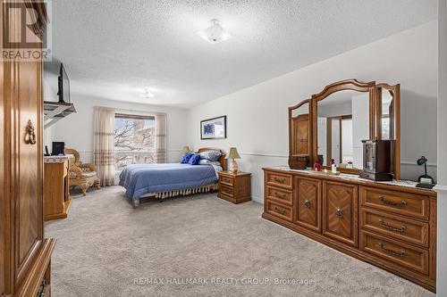 Primary bedroom with ample space - 944 Greenbriar Avenue, Ottawa, ON - Indoor Photo Showing Bedroom