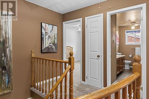 Upper level hallway - 944 Greenbriar Avenue, Ottawa, ON - Indoor Photo Showing Other Room