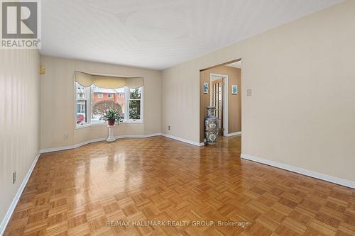 Spacious living room with hardwood floors - 944 Greenbriar Avenue, Ottawa, ON - Indoor Photo Showing Other Room