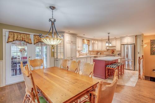Dining room - 61 Av. Chartier, Saint-Sauveur, QC - Indoor Photo Showing Dining Room