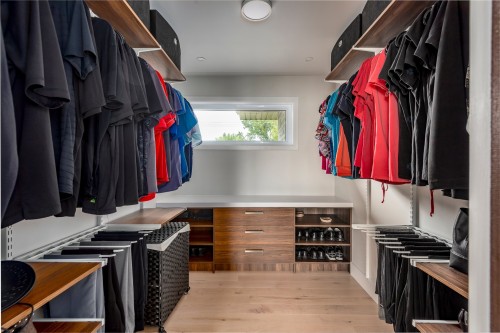 Penderie (Walk-in) - 26 146E Avenue, Notre-Dame-De-L'Île-Perrot, QC - Indoor With Storage
