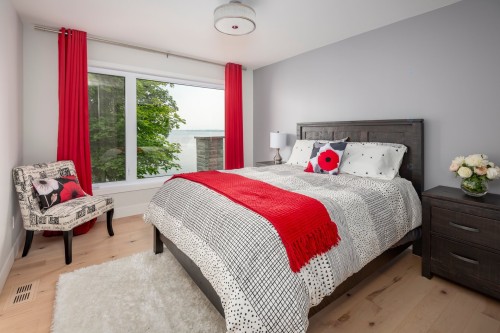 Chambre à coucher - 26 146E Avenue, Notre-Dame-De-L'Île-Perrot, QC - Indoor Photo Showing Bedroom