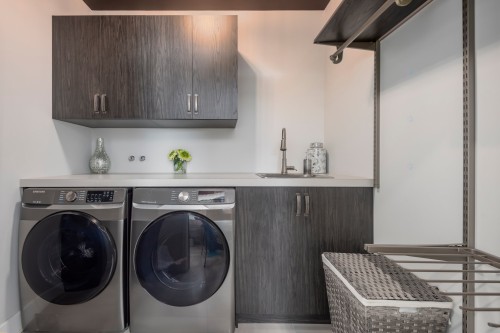 Salle de lavage - 26 146E Avenue, Notre-Dame-De-L'Île-Perrot, QC - Indoor Photo Showing Laundry Room