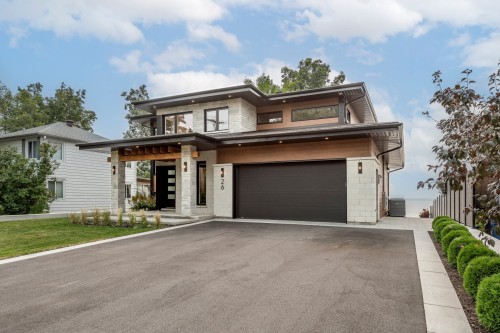 Garage - 26 146E Avenue, Notre-Dame-De-L'Île-Perrot, QC - Outdoor With Facade