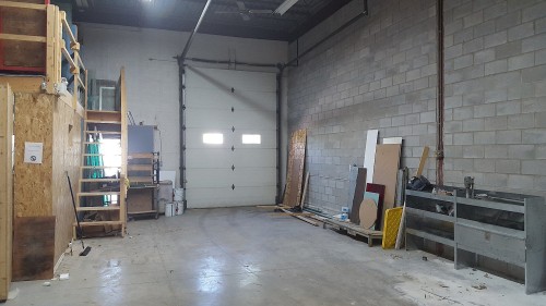 Entrepôt - 5-755 Boul. Du Curé-Boivin, Boisbriand, QC - Indoor Photo Showing Garage