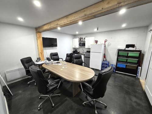 Coin-repas - 5-755 Boul. Du Curé-Boivin, Boisbriand, QC - Indoor