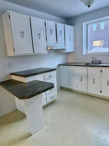 Cuisine - 2-845 Rue Rouleau, Saint-Hyacinthe, QC - Indoor Photo Showing Kitchen