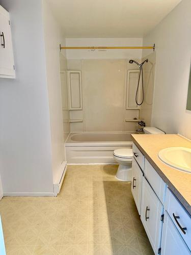 Salle de bains - 2-845 Rue Rouleau, Saint-Hyacinthe, QC - Indoor Photo Showing Bathroom