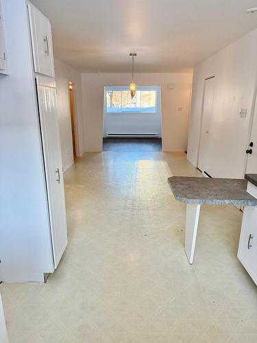 Coin-repas - 2-845 Rue Rouleau, Saint-Hyacinthe, QC - Indoor Photo Showing Other Room