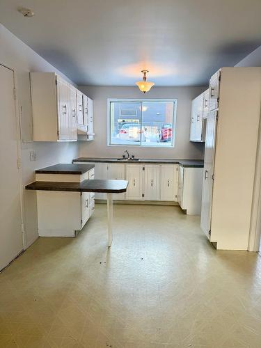 Cuisine - 2-845 Rue Rouleau, Saint-Hyacinthe, QC - Indoor Photo Showing Kitchen With Double Sink