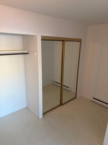 Bureau - 2-845 Rue Rouleau, Saint-Hyacinthe, QC - Indoor Photo Showing Other Room