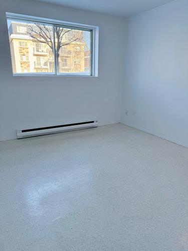 Chambre à coucher - 2-845 Rue Rouleau, Saint-Hyacinthe, QC - Indoor Photo Showing Other Room