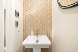 Powder room - 