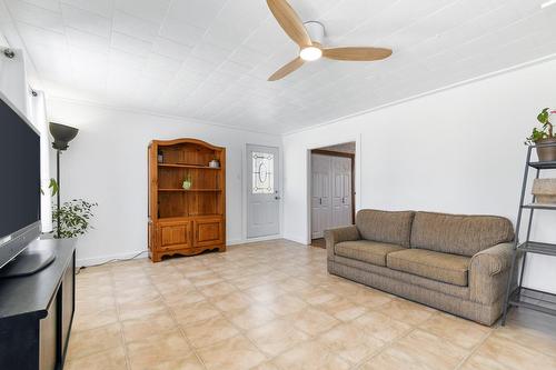 Salon - 1331 Rg De La Rivière S., Sainte-Élisabeth, QC 