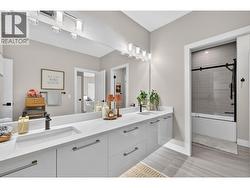 Upper Level Jack + Jill Bathroom - 