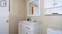 Master Bedroom 4pc Ensuite Bathroom - 