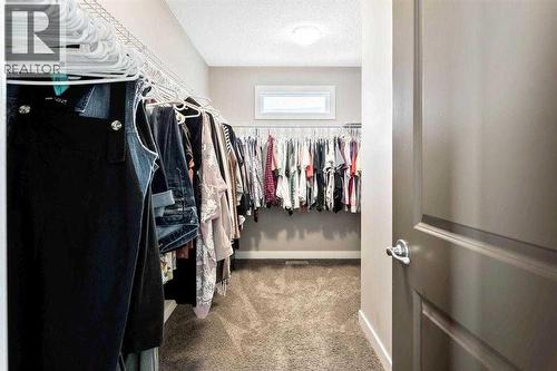 285 Evanspark Gardens Nw, Calgary, AB - Indoor With Storage